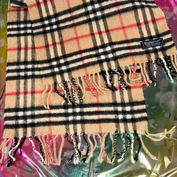 💜Burberry Beige and Red Plaid Scarf with Card Holder - Picture 8 of 8